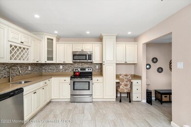 07-103D_Broadgate_Ct-7