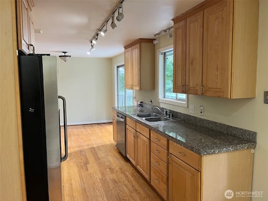 16603 SE 16th St, Bellevue, WA 98008 - photo 5