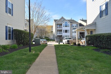 8315 Green Heron Way unit 22, Lorton, VA 22079 - photo 2