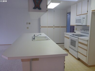 1425 Seacrest Ln, Brookings, OR 97415 - photo 6