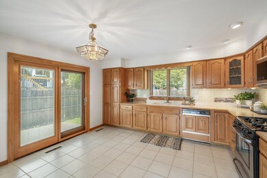 638 N Lillian St, Griffith, IN 46319 - photo 6