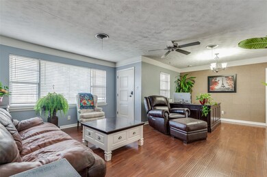 1120 Cavender Dr, Hurst, TX 76053 - photo 3