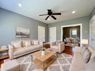 1535 W Woodlawn Ave unit 3, San Antonio, TX 78201 - photo 2