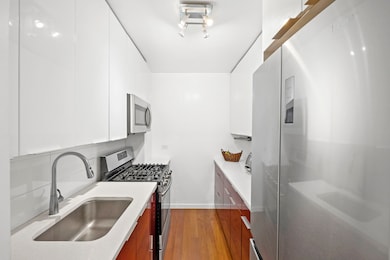 310 Lexington Ave unit 10G, New York, NY 10035 - photo 3