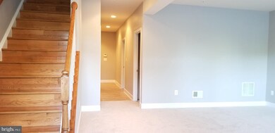 913 Hidden Marsh St, Gaithersburg, MD 20877 - photo 2