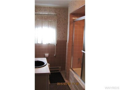 Bathroom. Faucets only 8 mths. old; tub/shower til