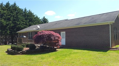 1099 Crestview Church Rd, Asheboro, NC 27205 - photo 6