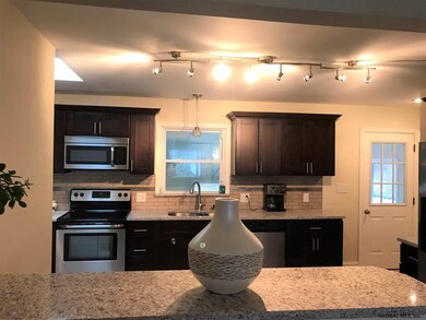 22 Frantone Ln, Albany, NY 12211 - photo 4