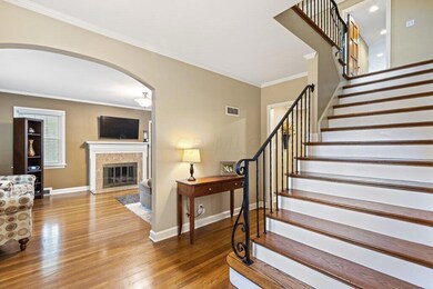 306 Fallis Road-6.jpg-SMALL