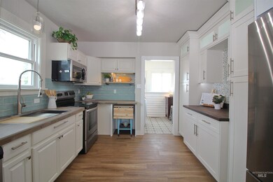 724 S Chestnut St, Nampa, ID 83686 - photo 5