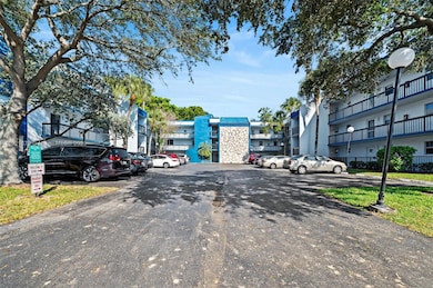 3140 Holiday Springs Blvd unit 9-102, Margate, FL 33063 - photo 7