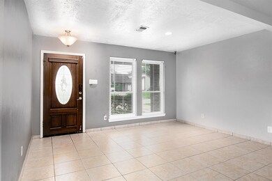 9511 Kingsvalley St, Houston, TX 77075 - photo 4
