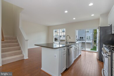 9039 Christopher Ln, Manassas Park, VA 20111 - photo 7