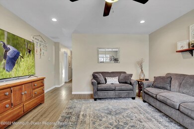 07-Family Room
