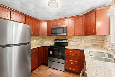 9 Eagle Run unit C, East Greenwich, RI 02818 - photo 3