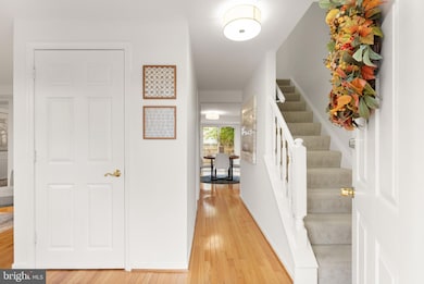 11411 Delsignore Dr, Fairfax, VA 22030 - photo 3