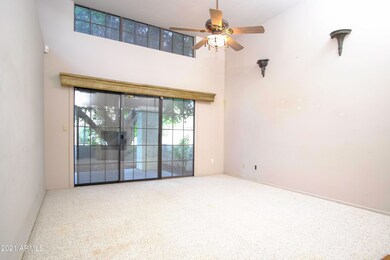 7809S.HeatherDr_Living