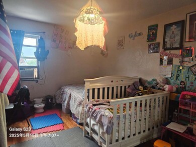 57-12 164th St, Flushing, NY 11365 - photo 7