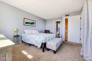 02-Resort Rodanthe B12 - Bedroom-2