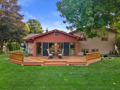 6980 Horizon Dr, Greendale, WI 53129 - photo 2