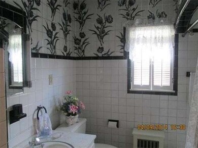 293 Fairview Ave, Chicopee, MA 01013 - photo 6