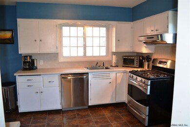 1512 Dean St, Schenectady, NY 12309 - photo 7