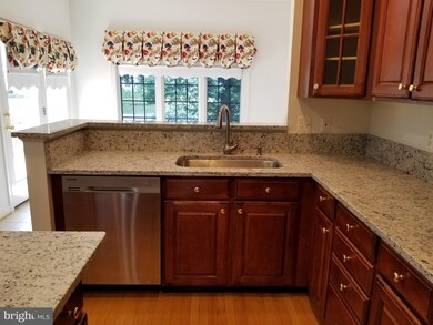 4566 Fair Valley Dr, Fairfax, VA 22033 - photo 4