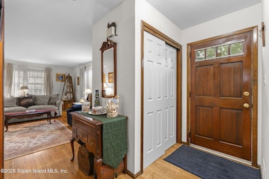 76 Jefferson St Entrance Prereal