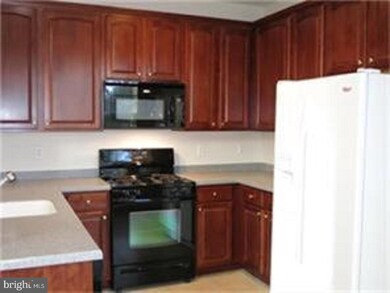 196 Chancellor Dr, Woodbury, NJ 08096 - photo 2