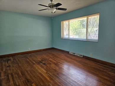 305 Maplewood Ct, Mountain View, MO 65548 - photo 5