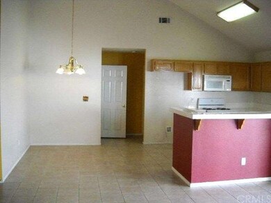 EATING AREA AND BREAKFAST BAR.. 