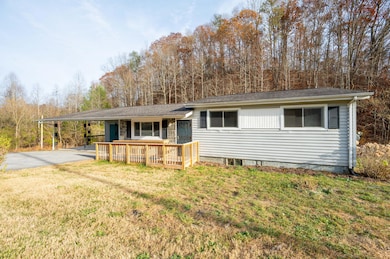 569 Oak Glen Cir, Fall Branch, TN 37656 - photo 3