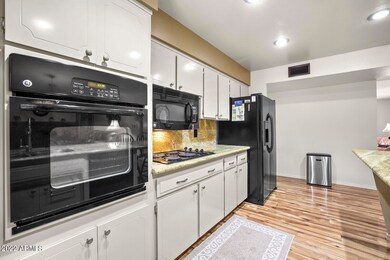 9--Kitchen w.matching appliances