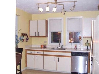 13 Lamplighter Ln, South Easton, MA 02375 - photo 5