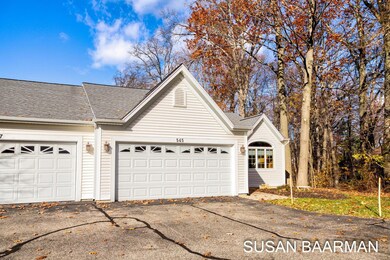 1-web-or-mls-545 Red Oak Ct, Holland-1