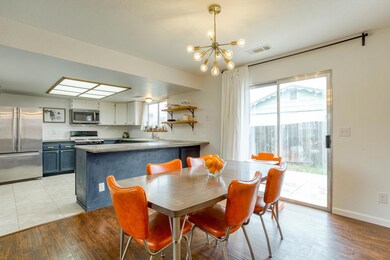 Dining to Kitchen
