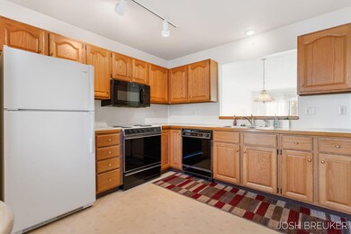 15-web-or-mls-300-appletree-ln