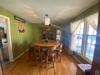 2909 SW 33rd Cir, Topeka, KS 66614 - photo 5