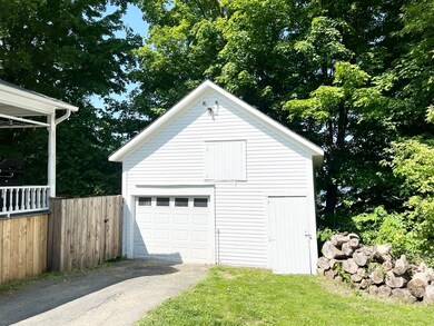 76 Cross St, Newport, VT 05855 - photo 4