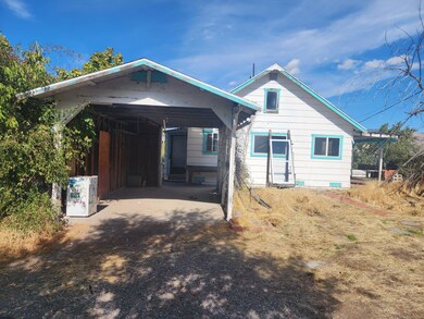 324 N 3rd St, Klamath Falls, OR 97601 - photo 2