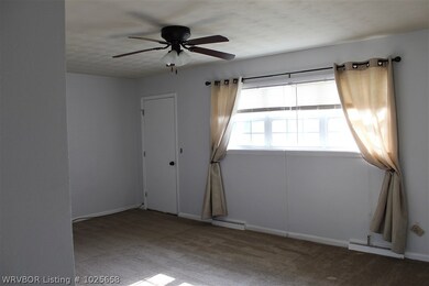 418 E Poplar Place, Sallisaw, OK 74955 - photo 2