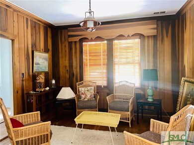 Beautiful den/office/3rd bedroom....off of living 