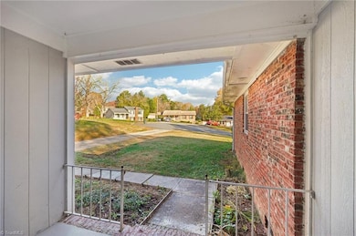 112 Lorelei Ct, Winston Salem, NC 27103 - photo 7