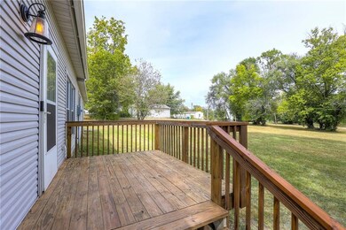 812 Chestnut St, Osawatomie, KS 66064 - photo 4