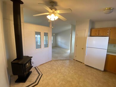 1018 Idle Ct, Grants Pass, OR 97527 - photo 5