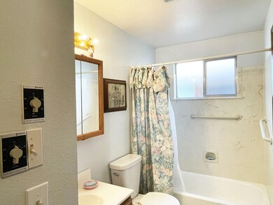 734 Brookside Cir, Rogue River, OR 97537 - photo 7