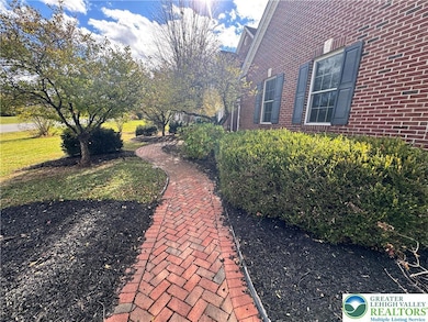 4620 Graystone Dr, Nazareth, PA 18064 - photo 2