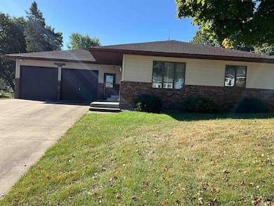 326 E Elm St, West Union, IA 52175 - photo 2