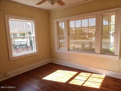 6-living room (1 of 1)