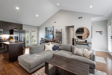 5816 Birchbrook Dr unit 214, Dallas, TX 75206 - photo 5